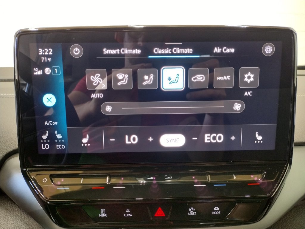 Certified 2023 Volkswagen ID.4 Pro AWD/4WD image 30