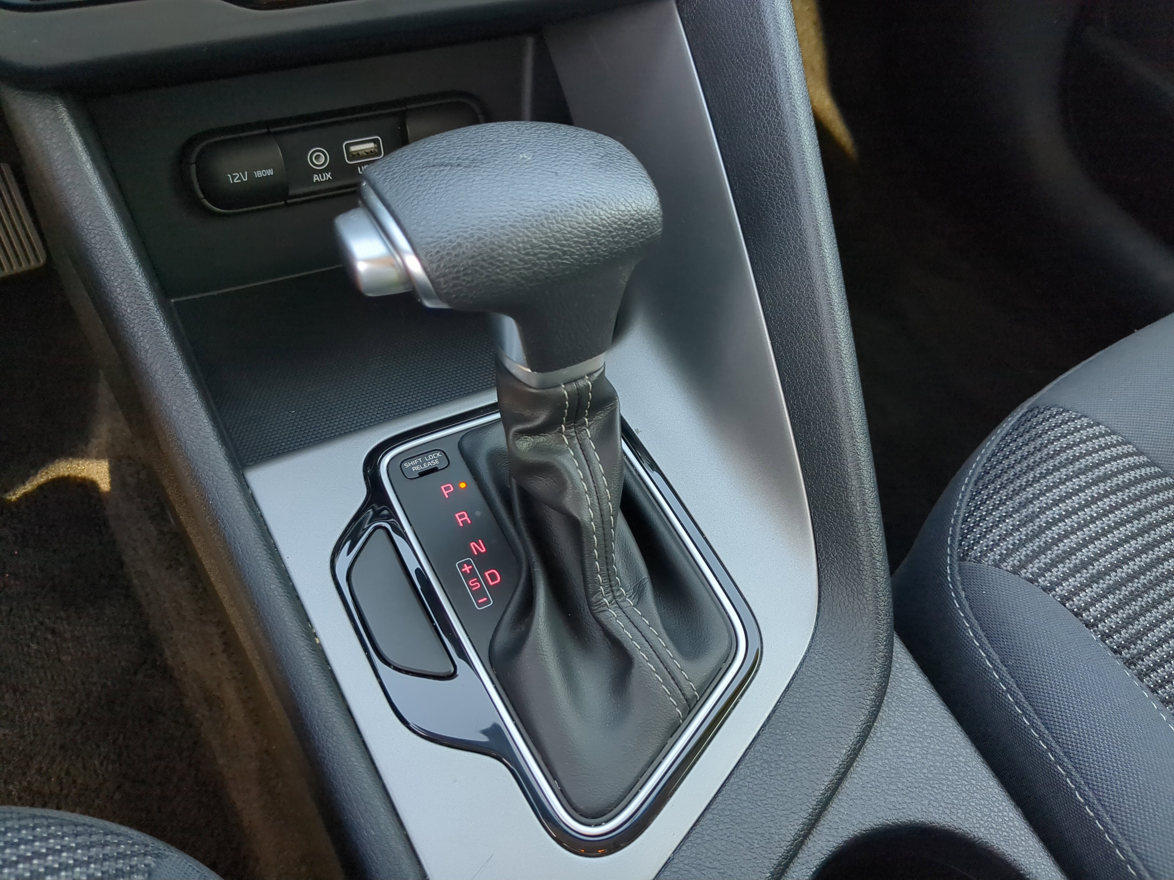 Certified 2019 Kia Niro LX image 24