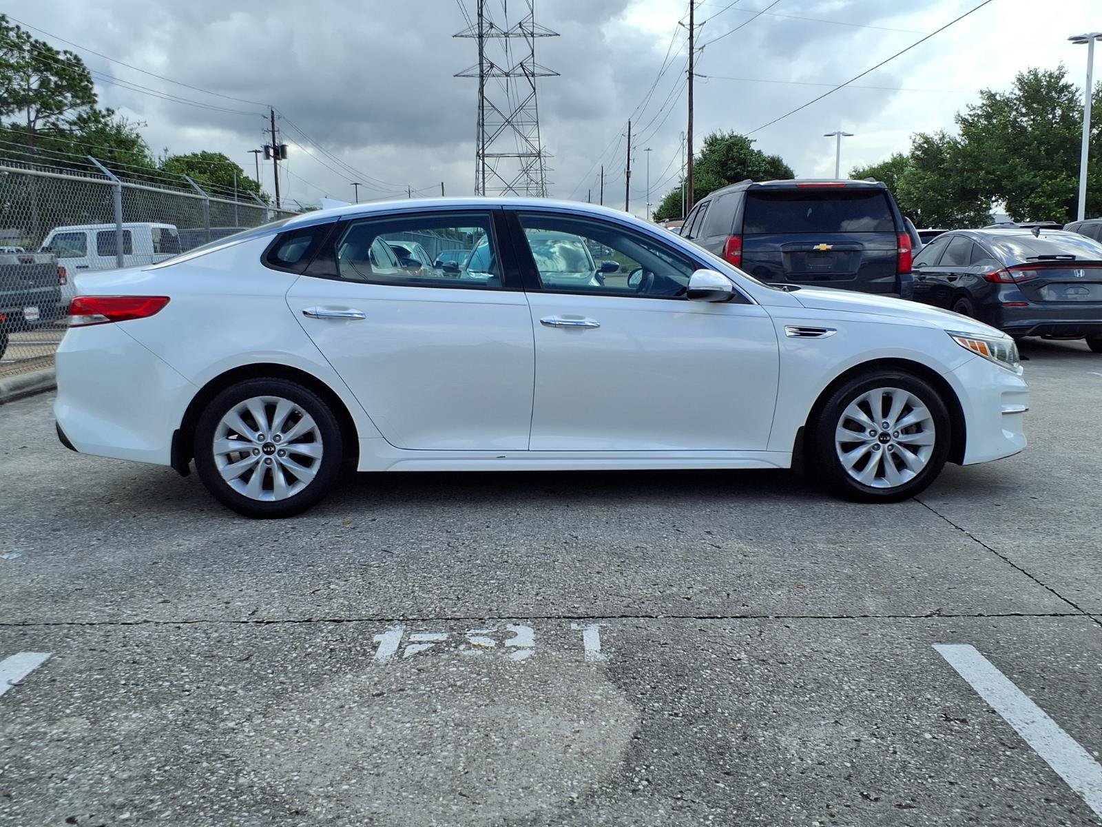 Used 2016 Kia Optima EX FWD image 25