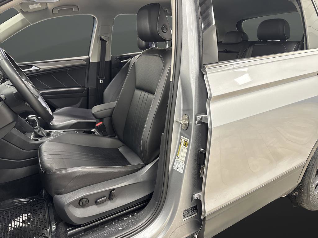 Used 2022 Volkswagen Tiguan SE AWD/4WD image 4