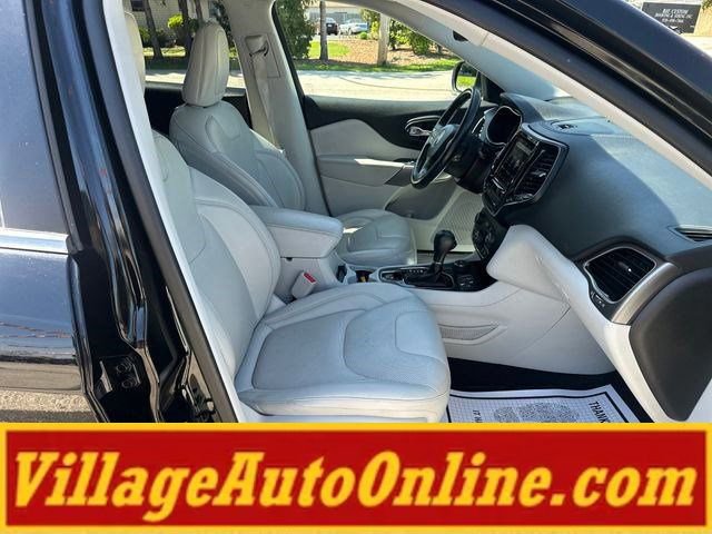 Used 2019 Jeep Cherokee Limited w/ Trailer Tow Group AWD/4WD image 43