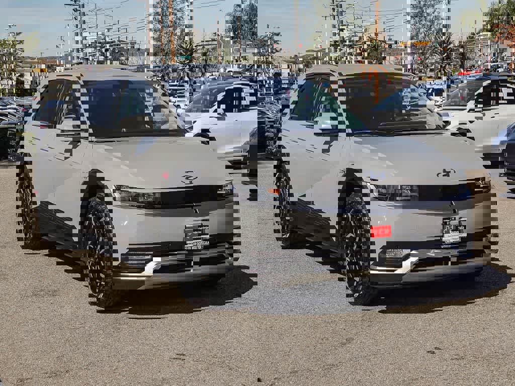 Used 2024 Hyundai Ioniq 5 SEL image 3