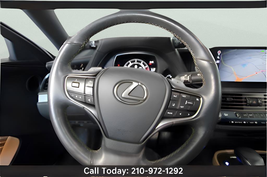 Used 2022 Lexus LS 500 RWD image 25