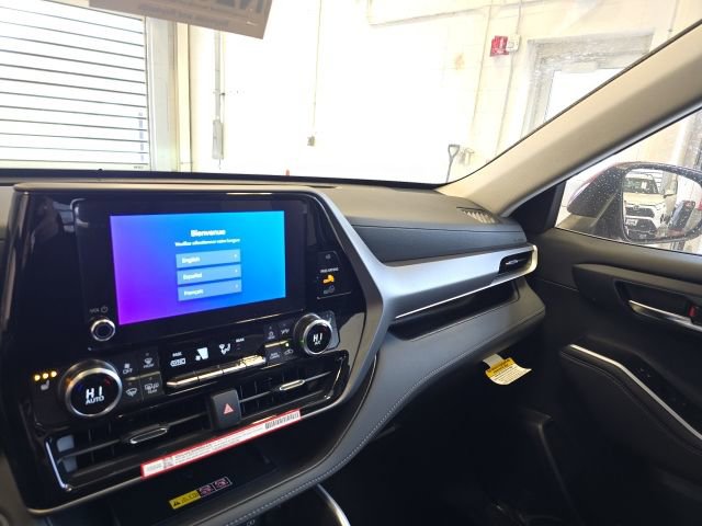 New 2026 Toyota Highlander XLE image 11