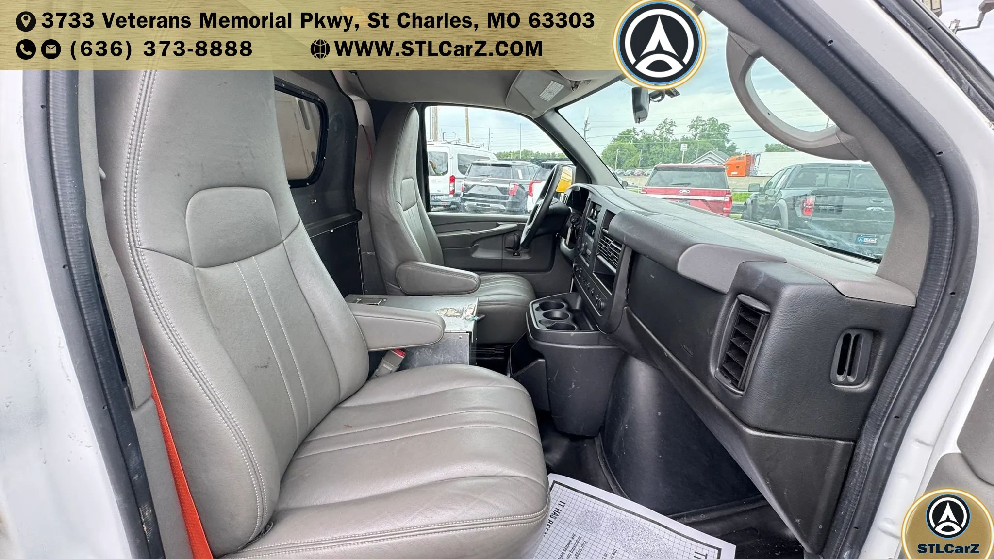 Used 2015 Chevrolet Express 2500 RWD image 19