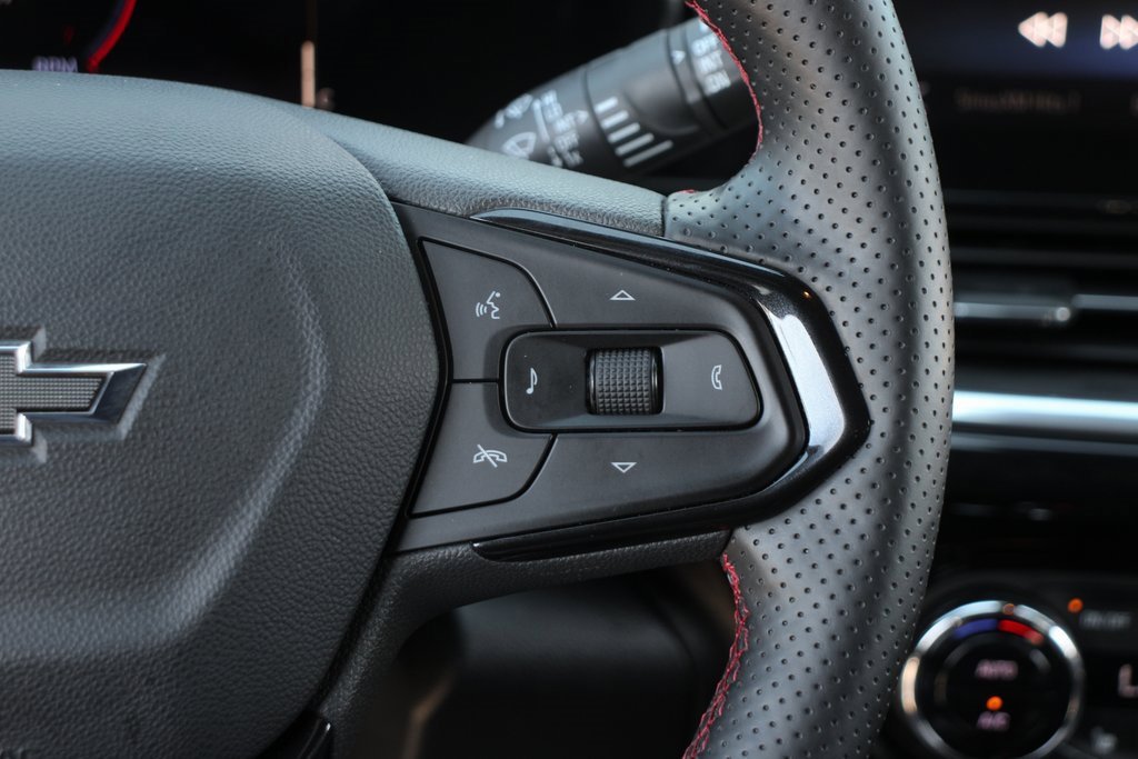 Used 2024 Chevrolet Trax RS w/ Sunroof Package image 22