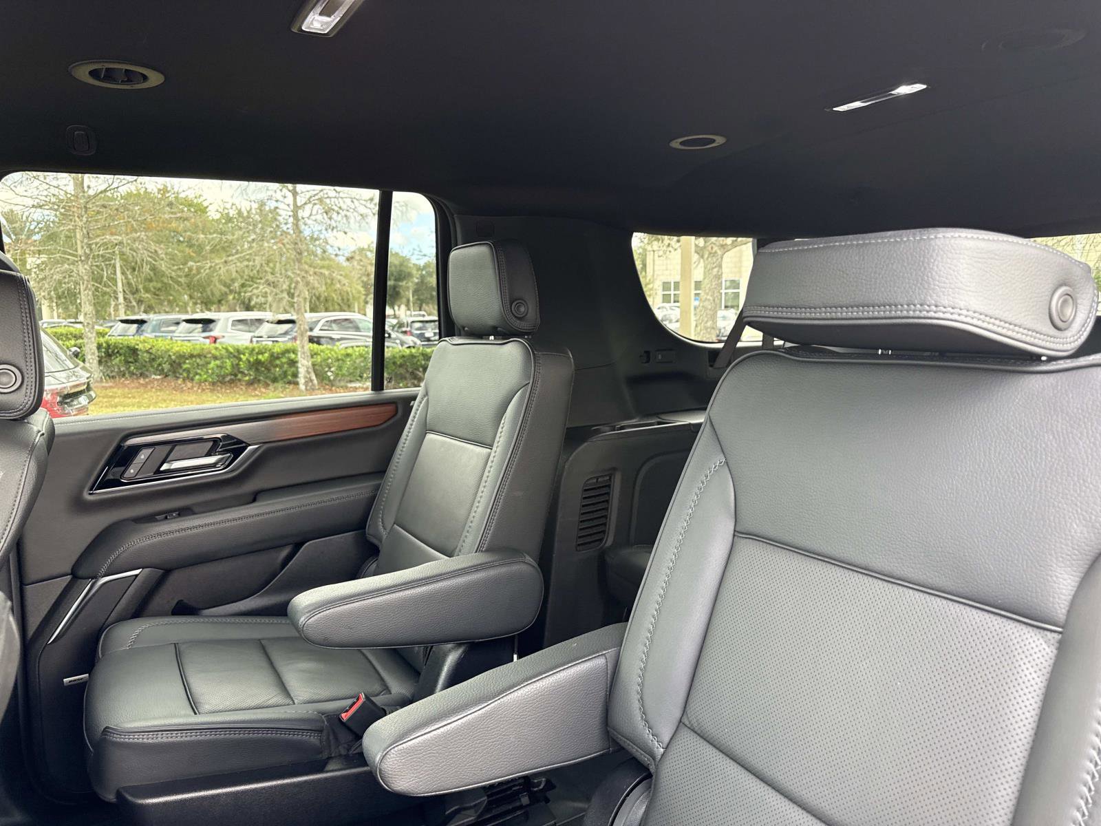 Used 2025 GMC Yukon XL Denali image 15