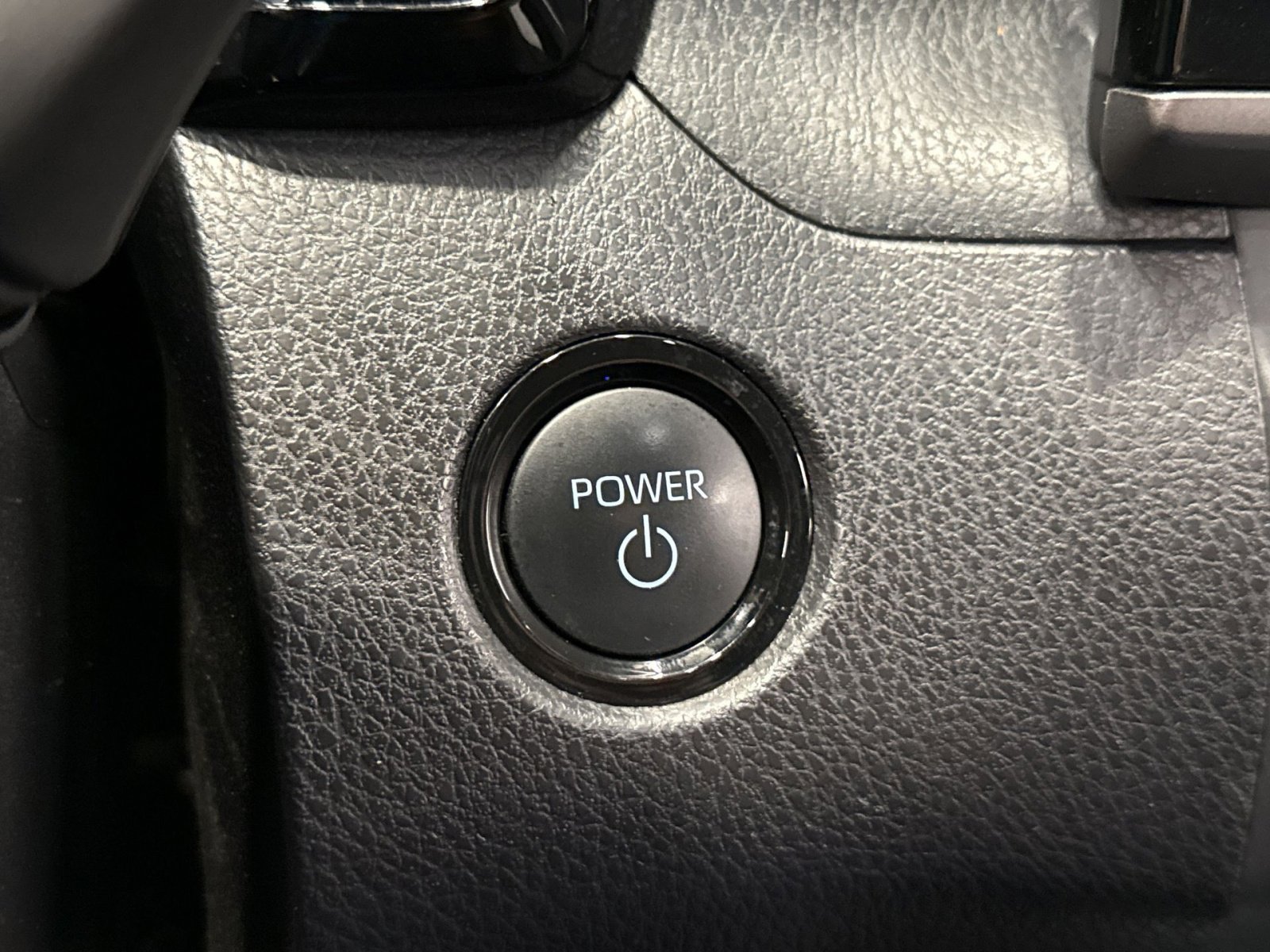 Used 2025 Toyota Camry SE AWD/4WD image 36