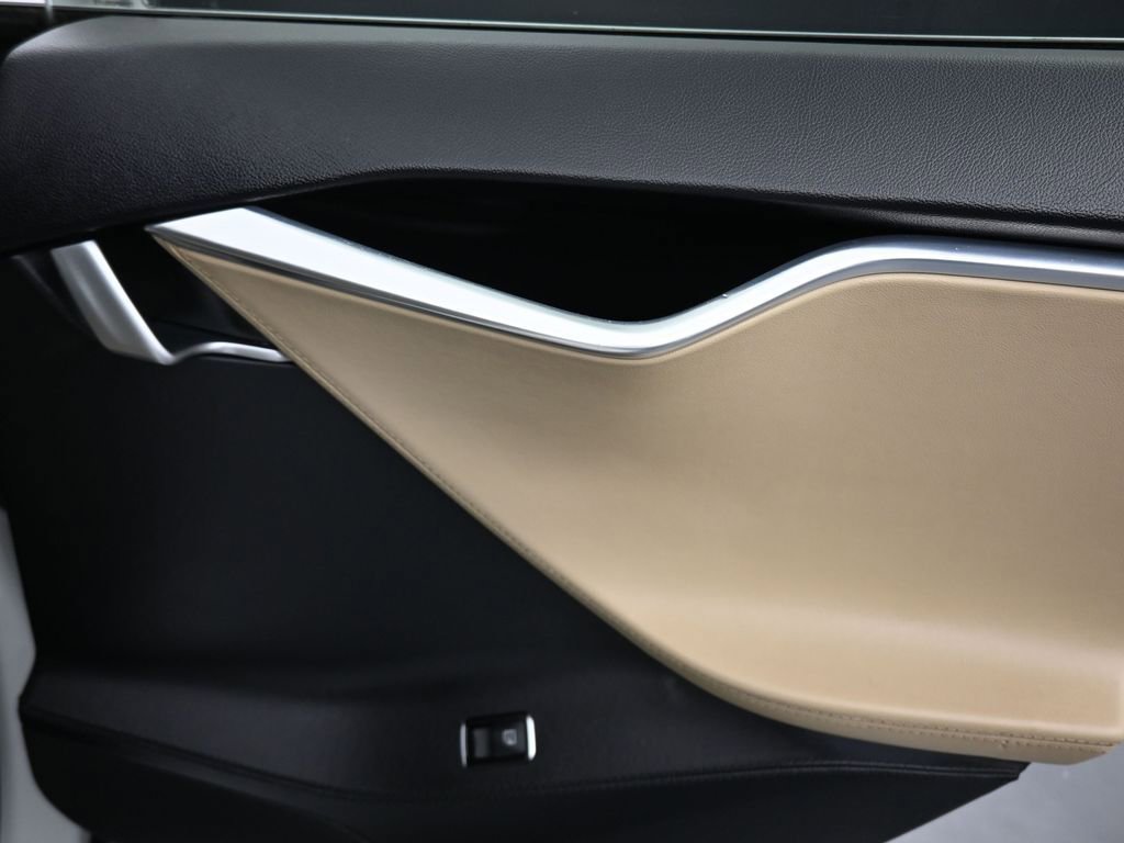Used 2013 Tesla Model S Performance image 29