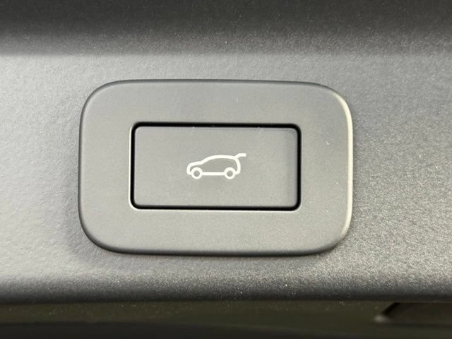 New 2026 Jaguar F-PACE R-Dynamic S AWD/4WD image 16
