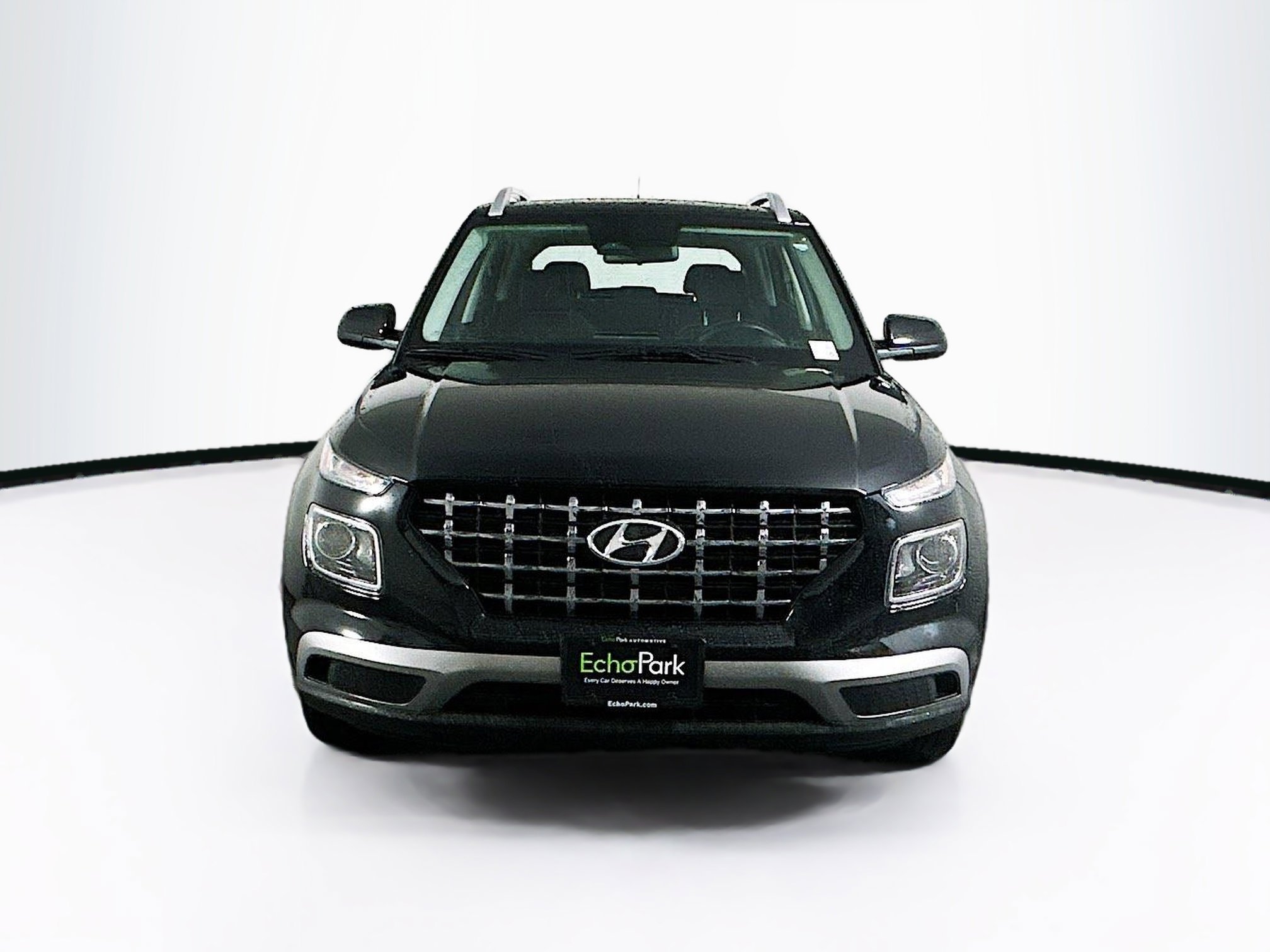 Used 2023 Hyundai Venue SEL image 2