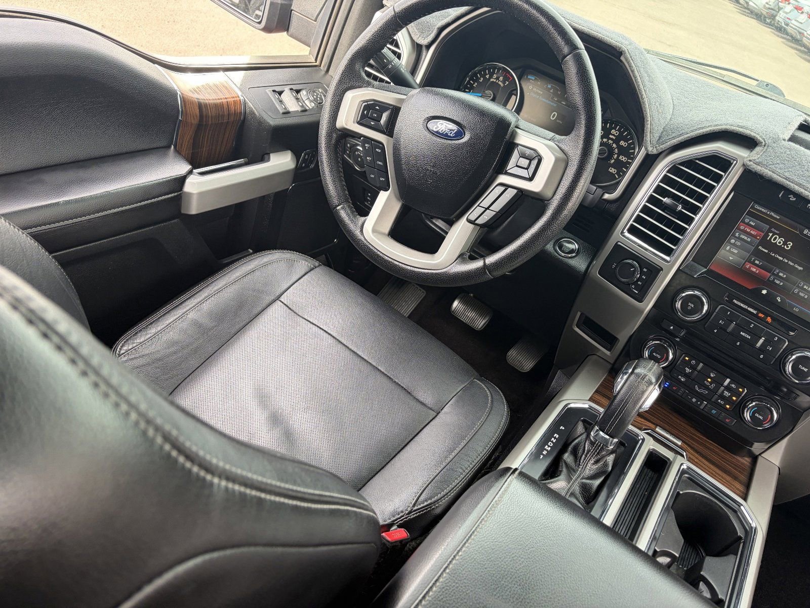 Used 2015 Ford F150 Lariat w/ Equipment Group 501A Mid AWD/4WD image 15