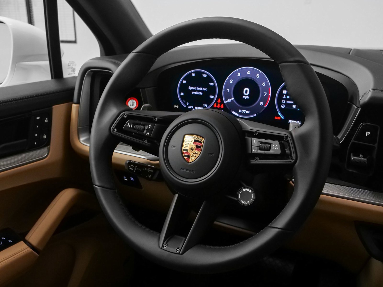 Used 2025 Porsche Cayenne image 29
