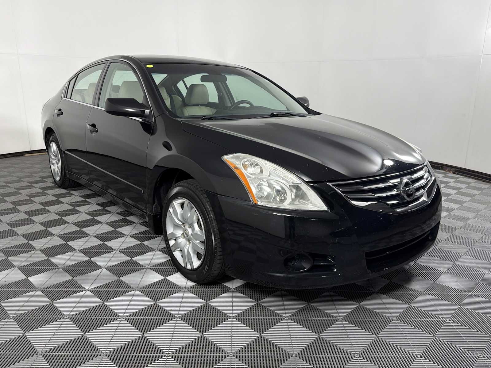 Used 2012 Nissan Altima 2.5 S FWD image 1