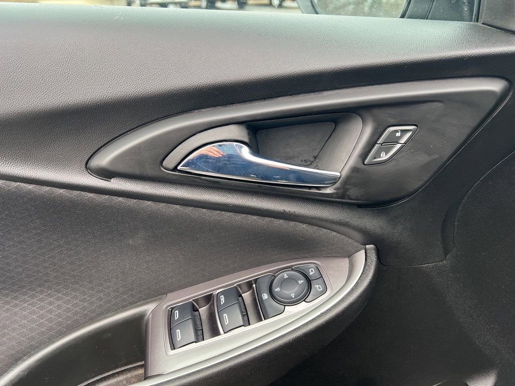 Used 2023 Chevrolet Malibu LT w/ Driver Confidence Package image 8