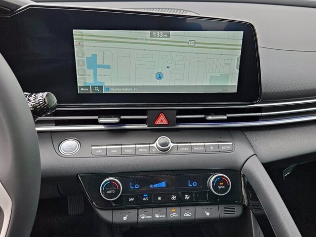 Certified 2025 Hyundai Elantra SEL FWD image 12