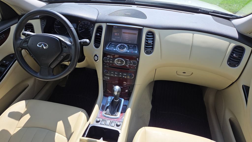 Used 2017 INFINITI QX50 AWD w/ Premium Package image 15
