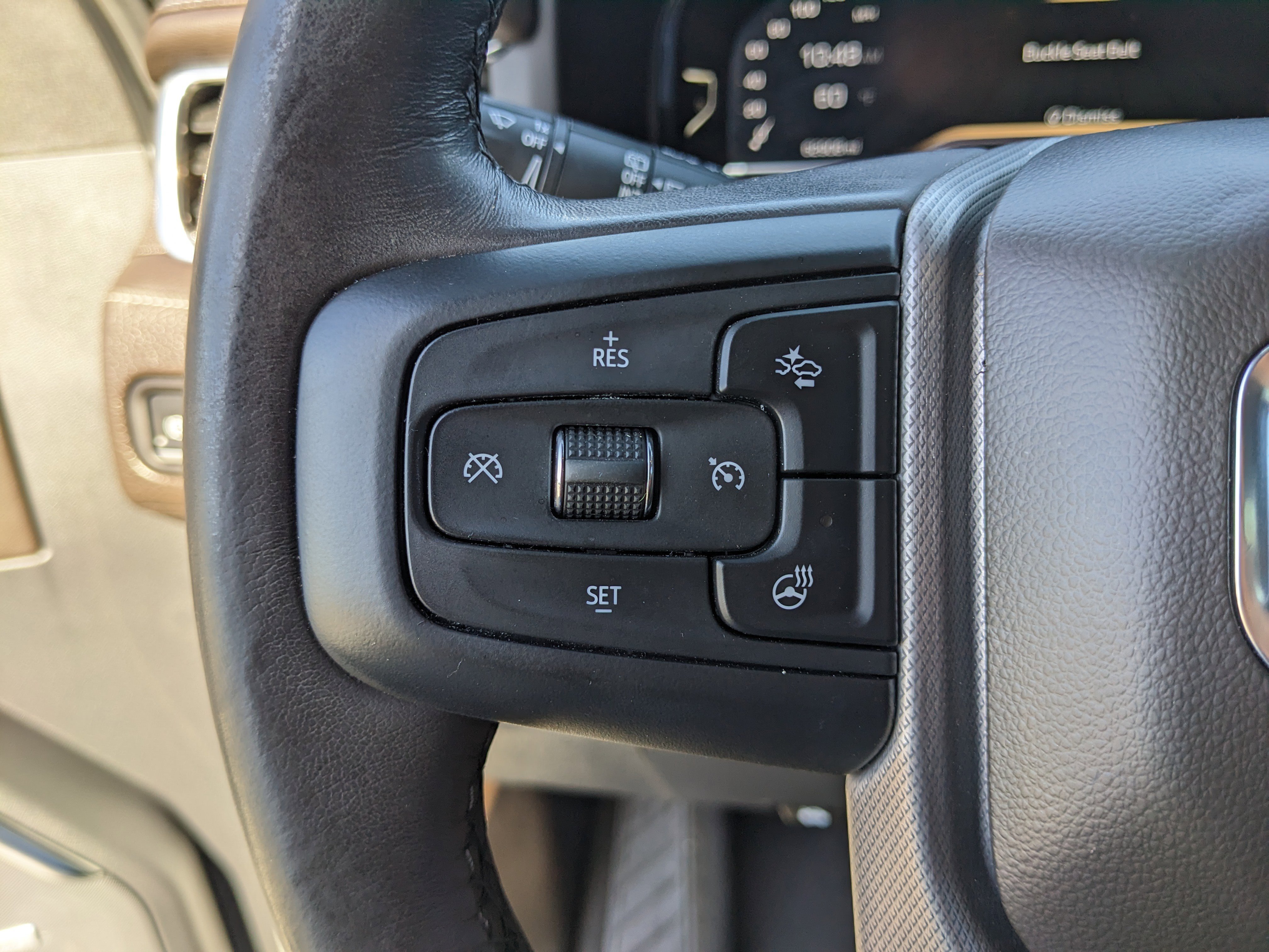 Used 2022 GMC Yukon XL Denali image 36