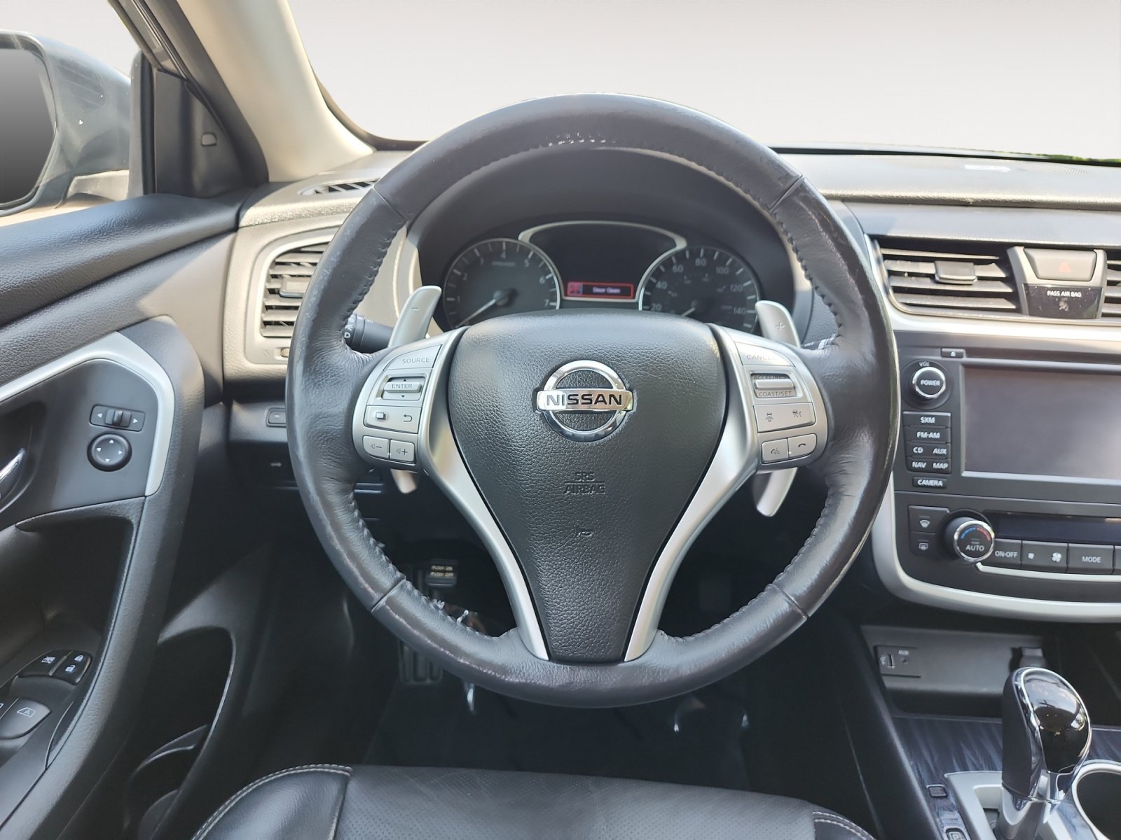 Used 2017 Nissan Altima 3.5 SL w/ 3.5 Technology Package FWD image 12