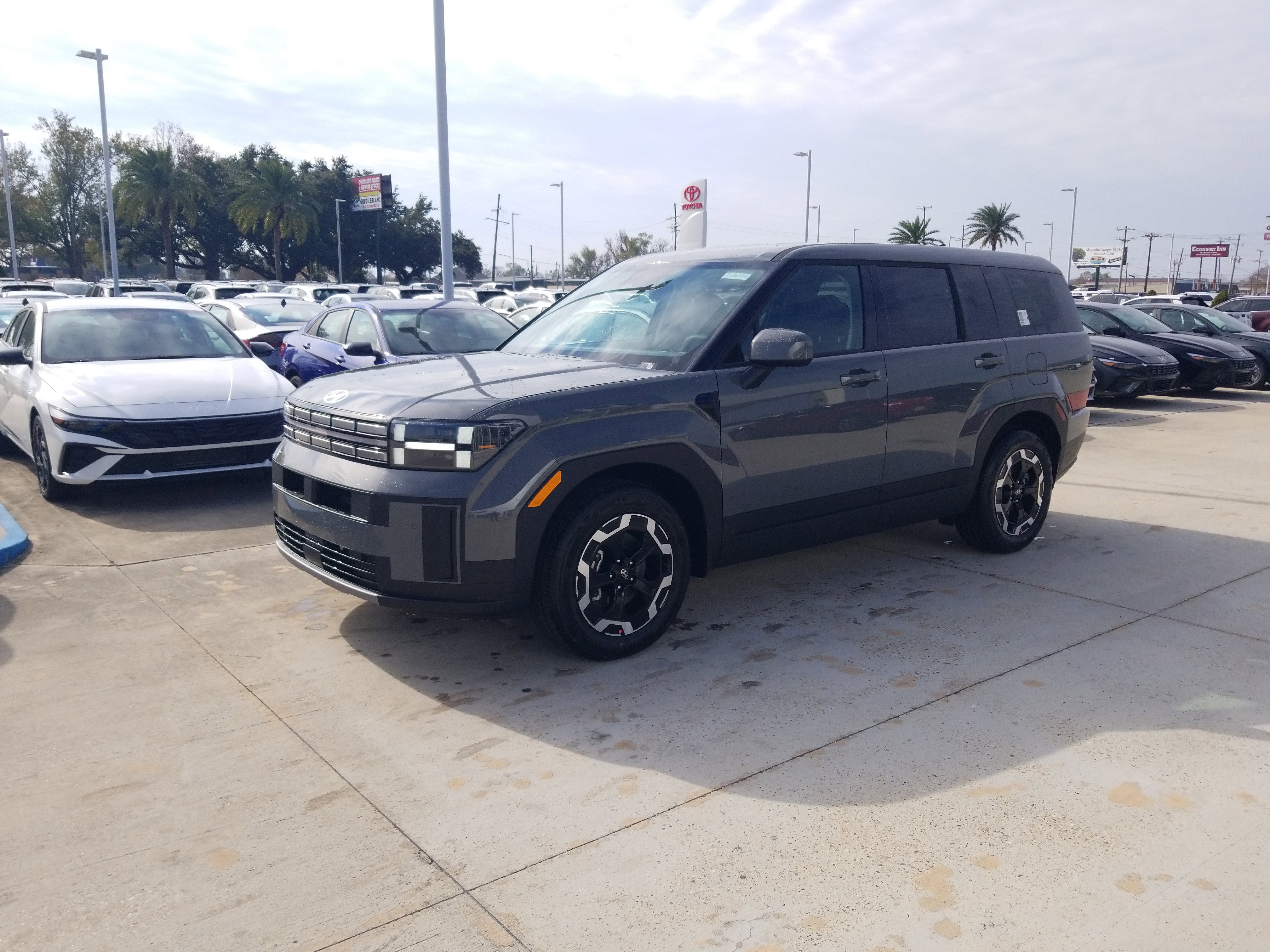 Used 2026 Hyundai Santa Fe SE image 3