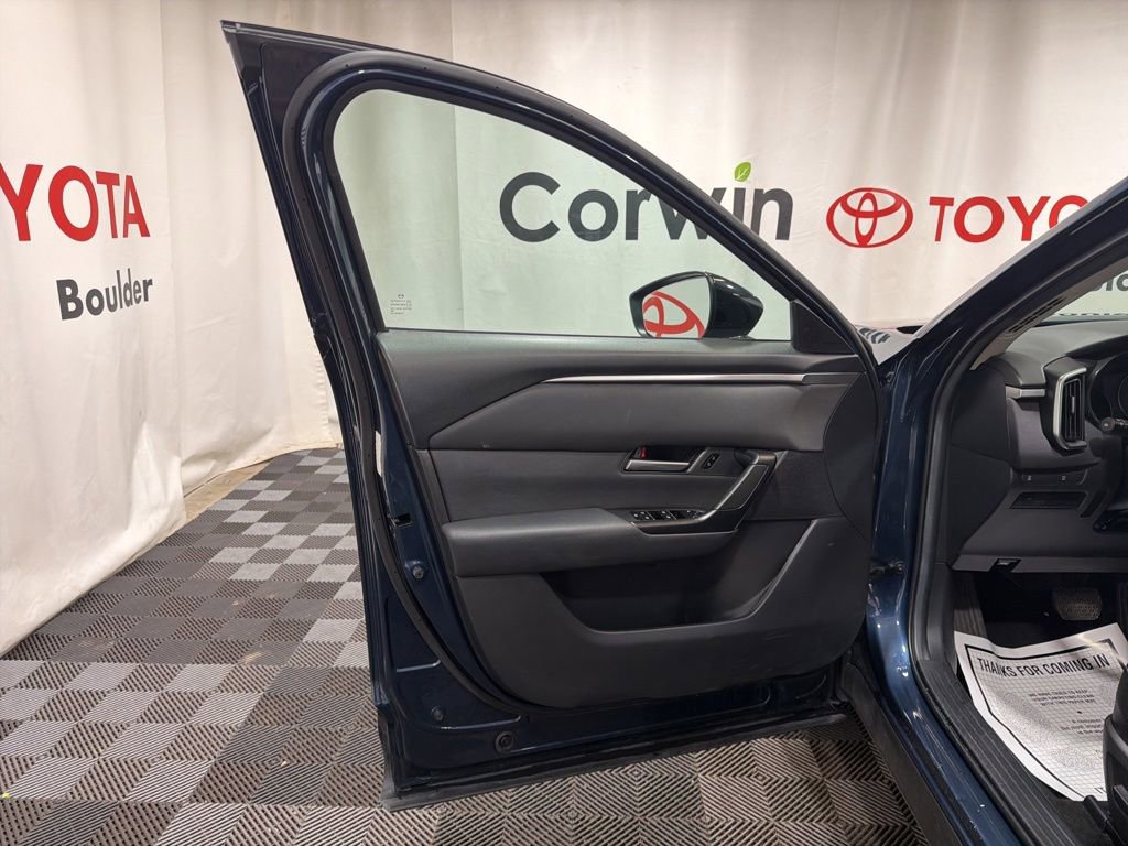 Used 2025 MAZDA CX-50 AWD 2.5 S w/ Preferred Package image 21