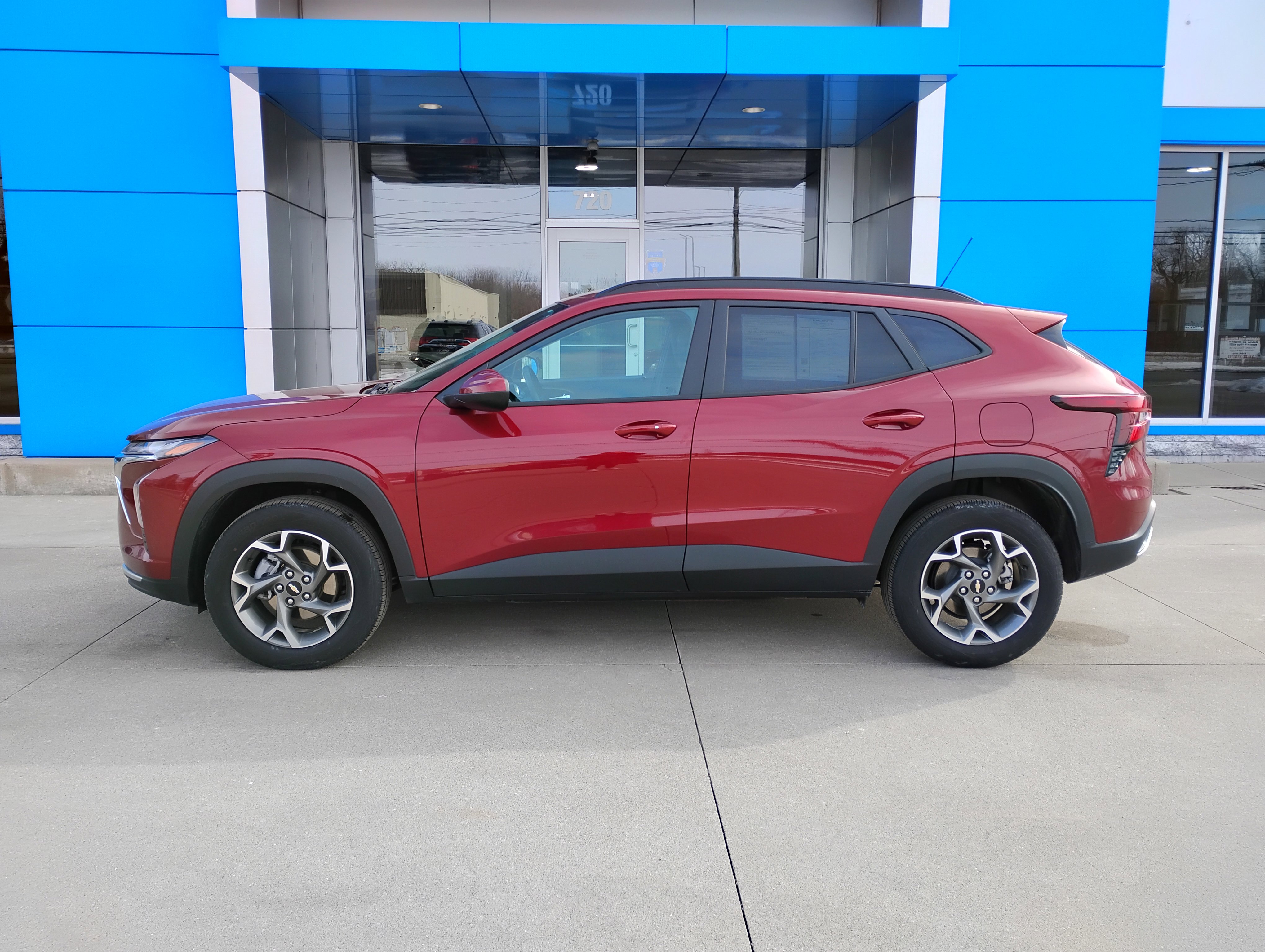 Used 2025 Chevrolet Trax LT w/ LT Convenience Package image 30