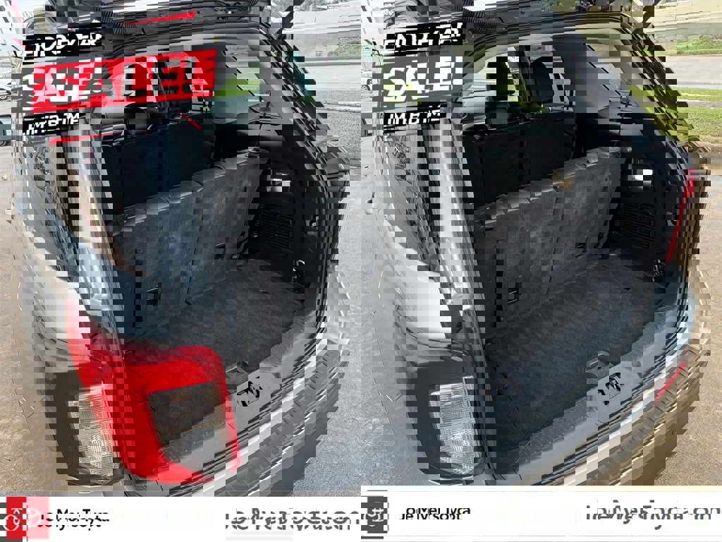 Used 2023 Ford Explorer XLT w/ Equipment Group 202A image 29