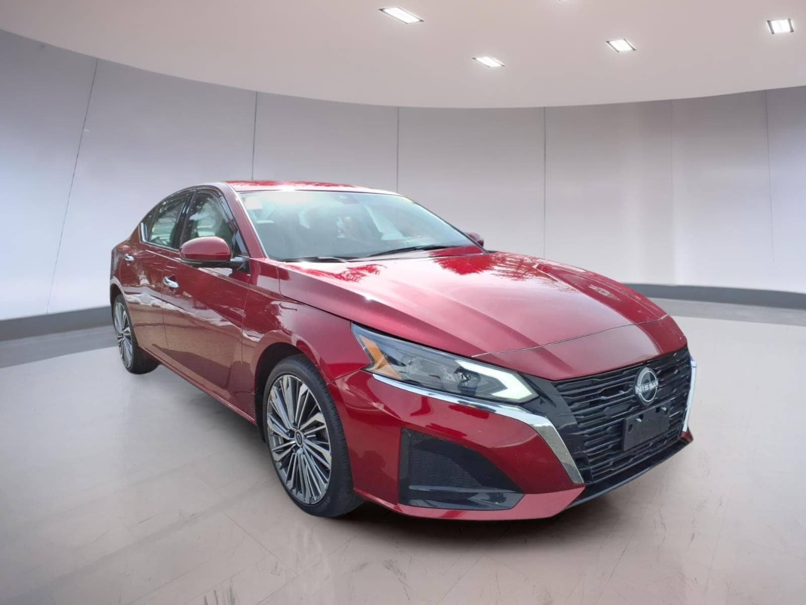 Used 2023 Nissan Altima 2.5 SL image 1
