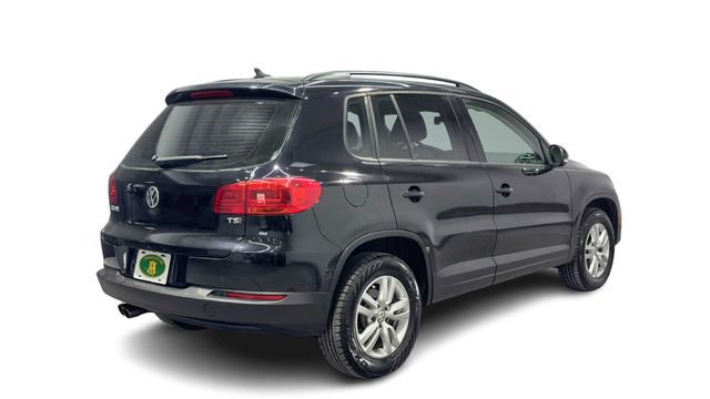 Used 2017 Volkswagen Tiguan S FWD image 2