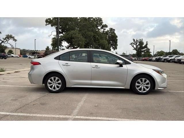 Used 2023 Toyota Corolla LE FWD image 4