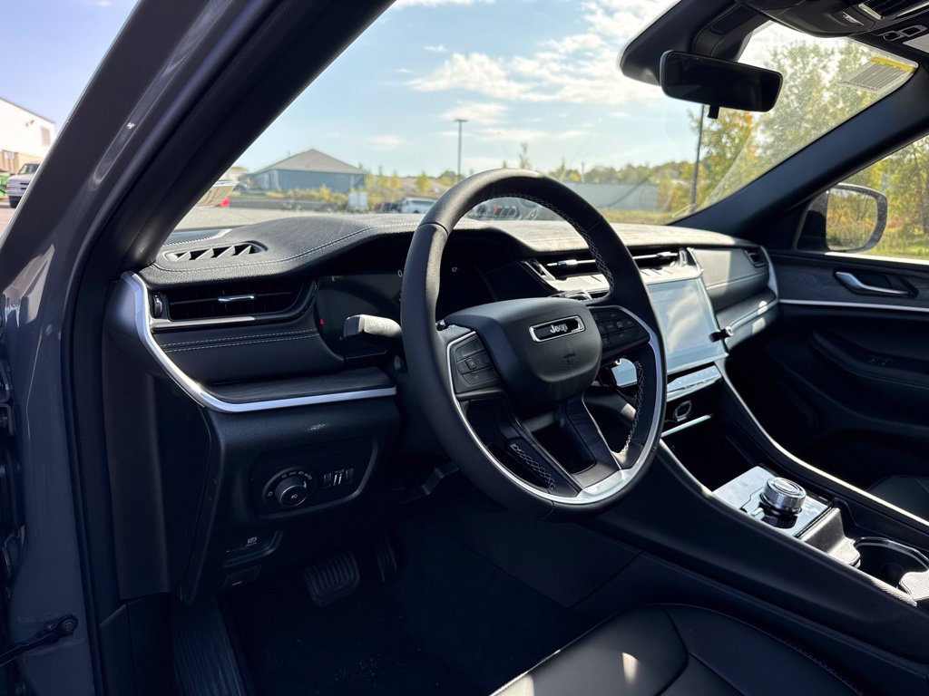 New 2027 Jeep Grand Cherokee Limited AWD/4WD image 25
