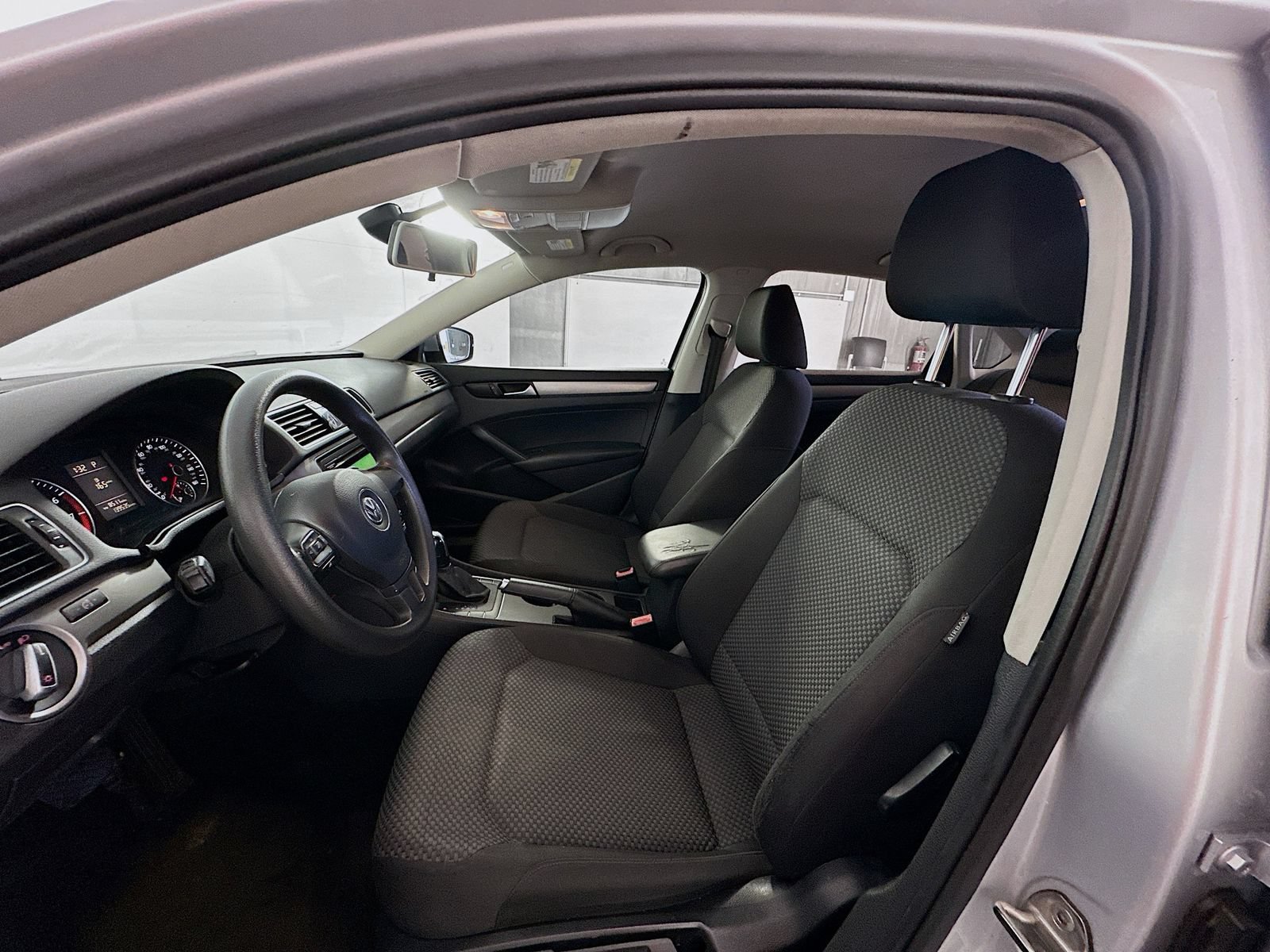 Used 2015 Volkswagen Passat 1.8T S FWD image 18