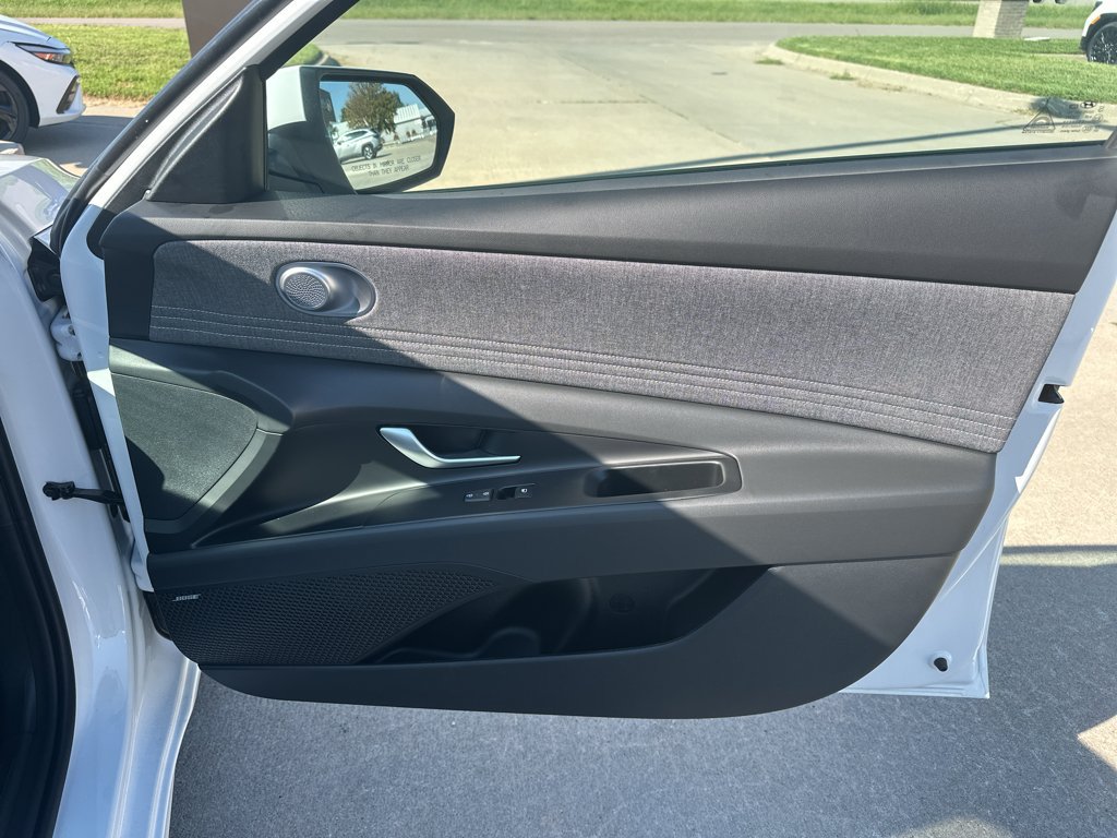 New 2026 Hyundai Elantra Limited FWD image 31