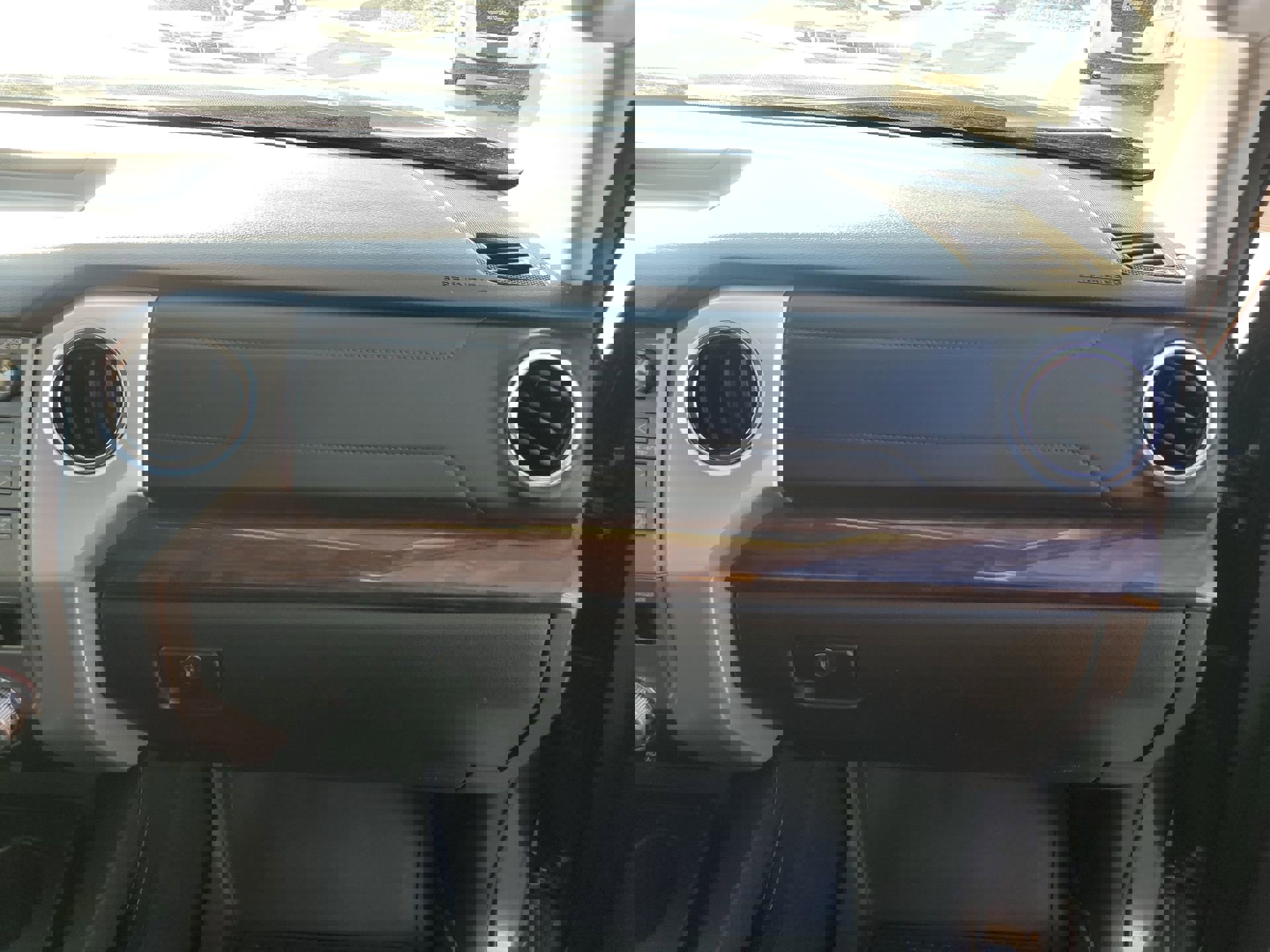 Used 2016 Toyota Tundra Limited image 34