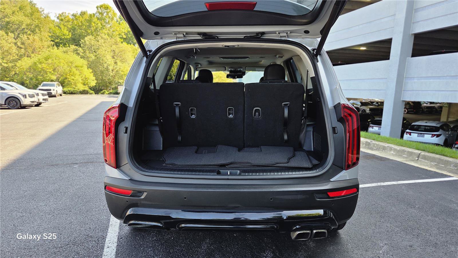 Used 2021 Kia Telluride EX w/ EX Premium Package AWD/4WD image 5