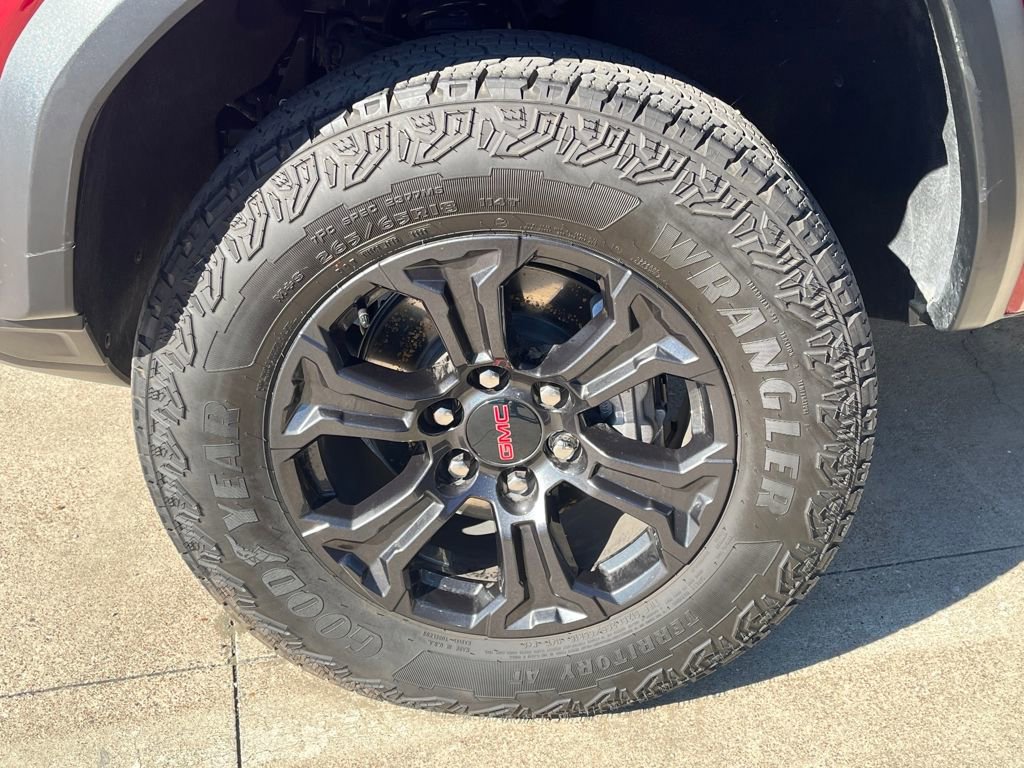 Used 2025 GMC Canyon Elevation w/ Convenience Package image 10