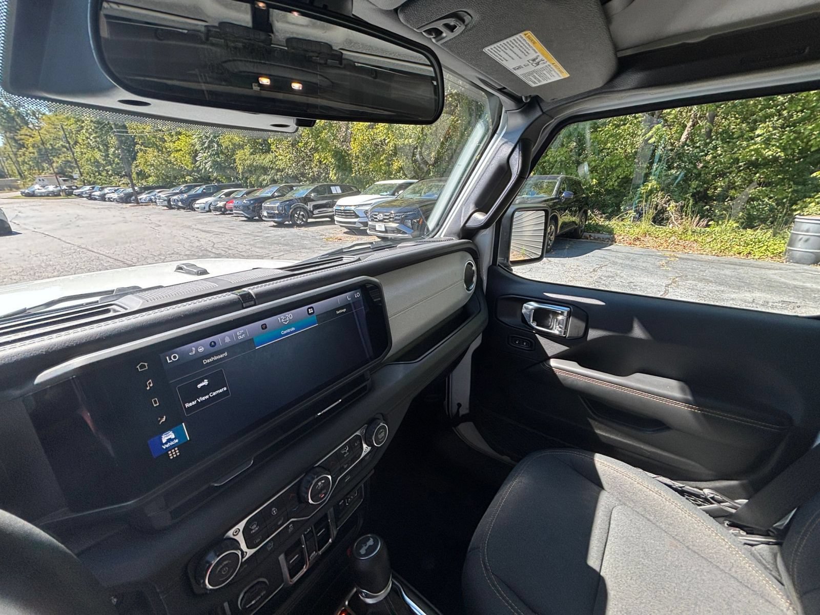 Used 2025 Jeep Wrangler Unlimited Sahara AWD/4WD image 31