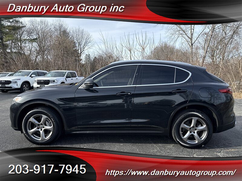 Used 2021 Alfa Romeo Stelvio Sprint w/ Cold Weather Package AWD/4WD image 3