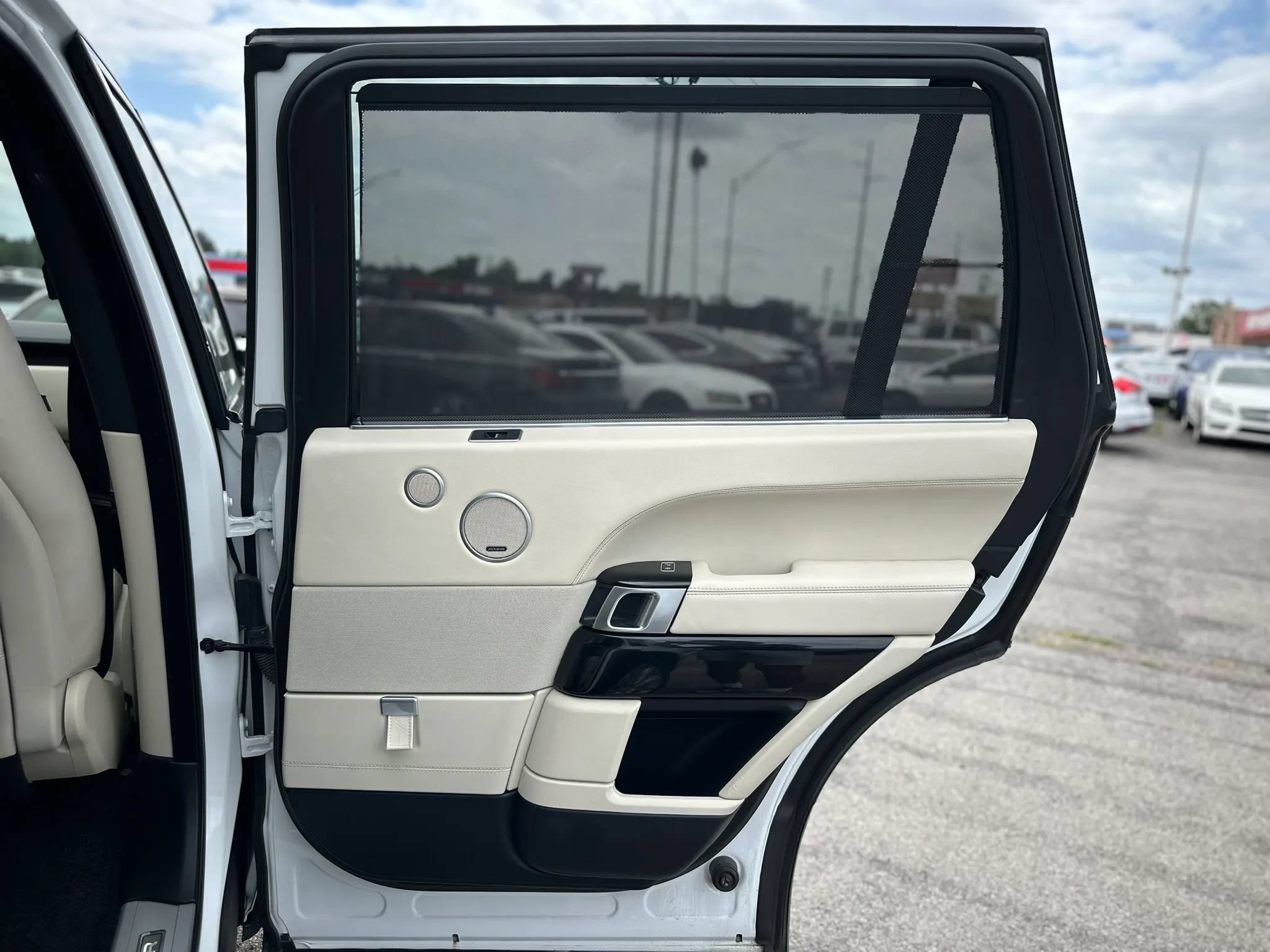 Used 2015 Land Rover Range Rover Long Wheelbase Supercharged AWD/4WD image 24