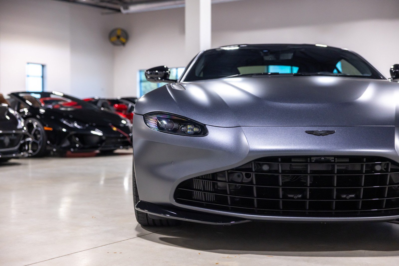 Used 2022 Aston Martin V8 Vantage Coupe RWD image 21