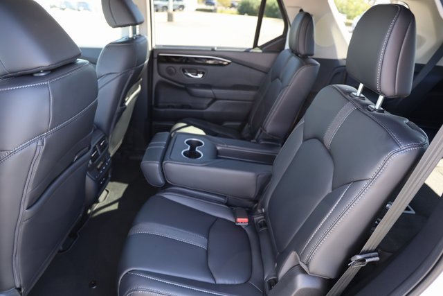 New 2025 Honda Pilot Touring image 13