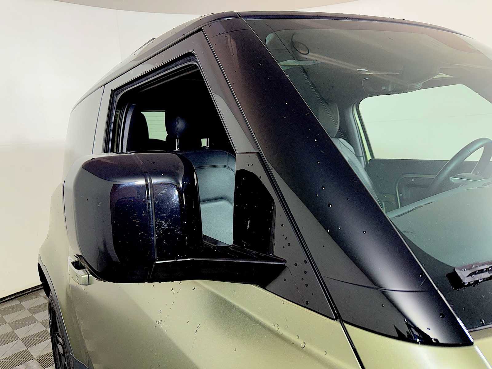 Used 2023 Land Rover Defender 90 S image 30