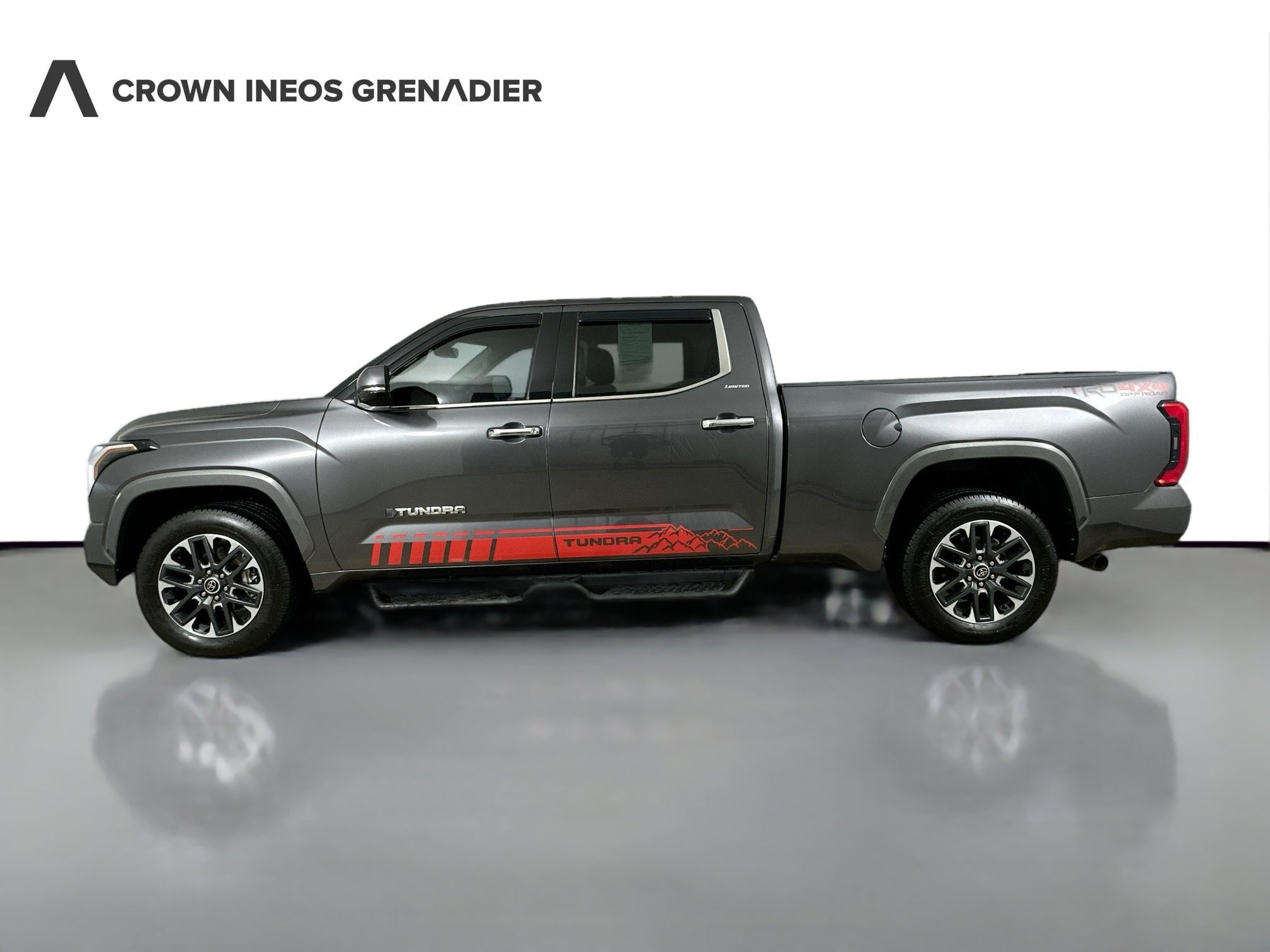 Used 2022 Toyota Tundra Limited w/ Power Package AWD/4WD image 8