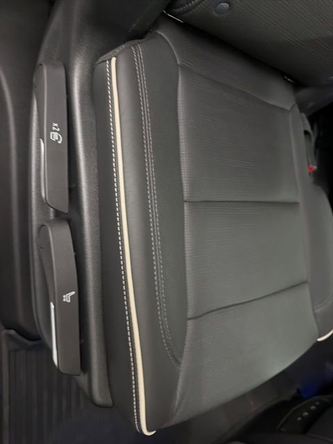 Used 2024 Cadillac Escalade ESV Premium Luxury w/ Performance Package AWD/4WD image 29