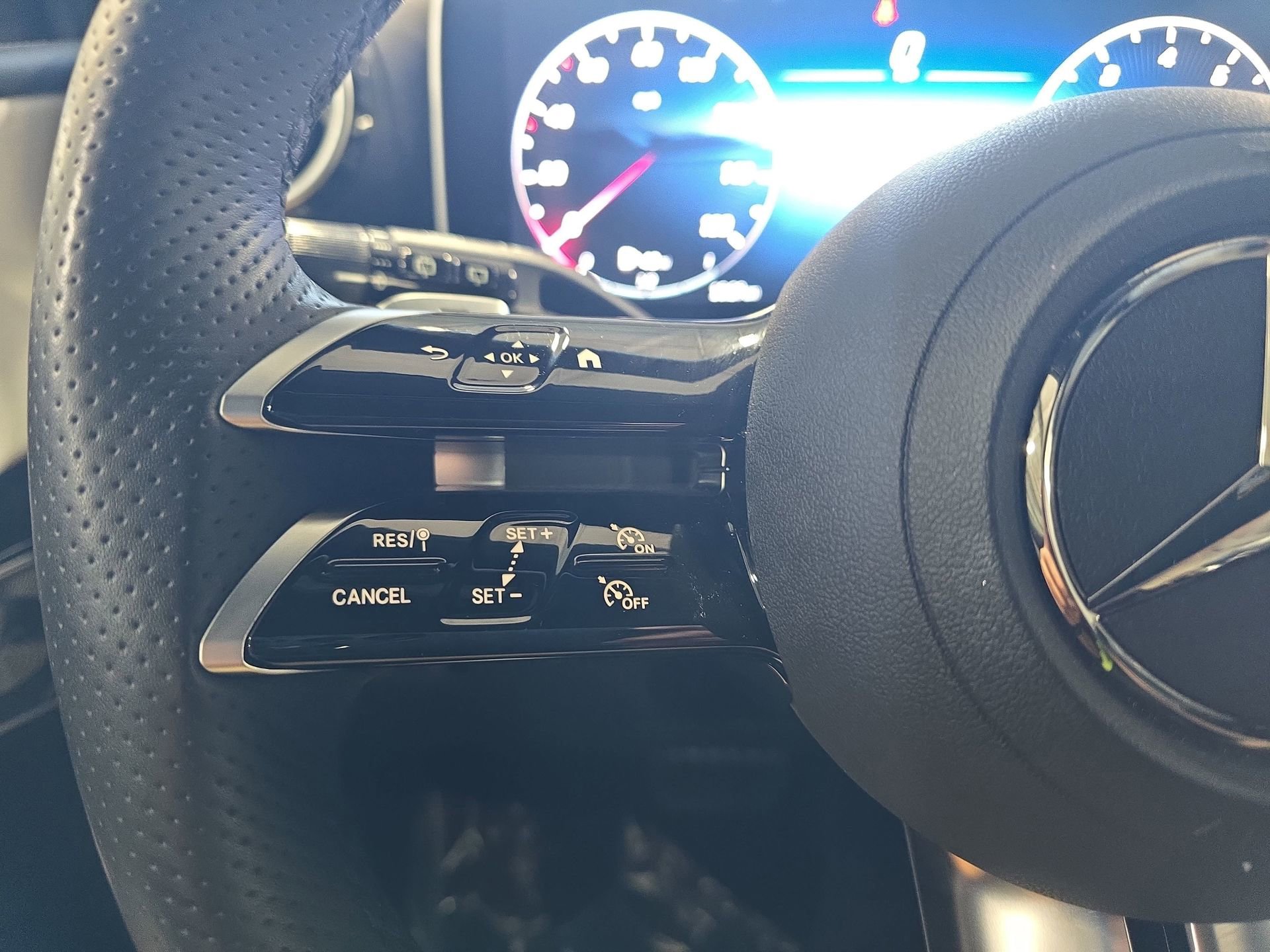 Certified 2025 Mercedes-Benz GLC 300 4MATIC image 17