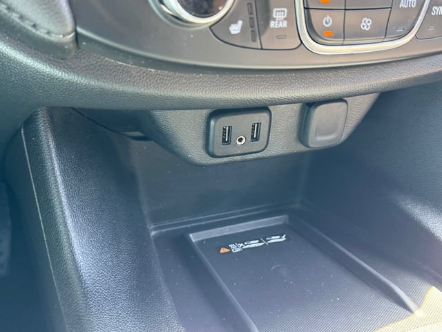 Certified 2023 Chevrolet Traverse LT FWD image 22