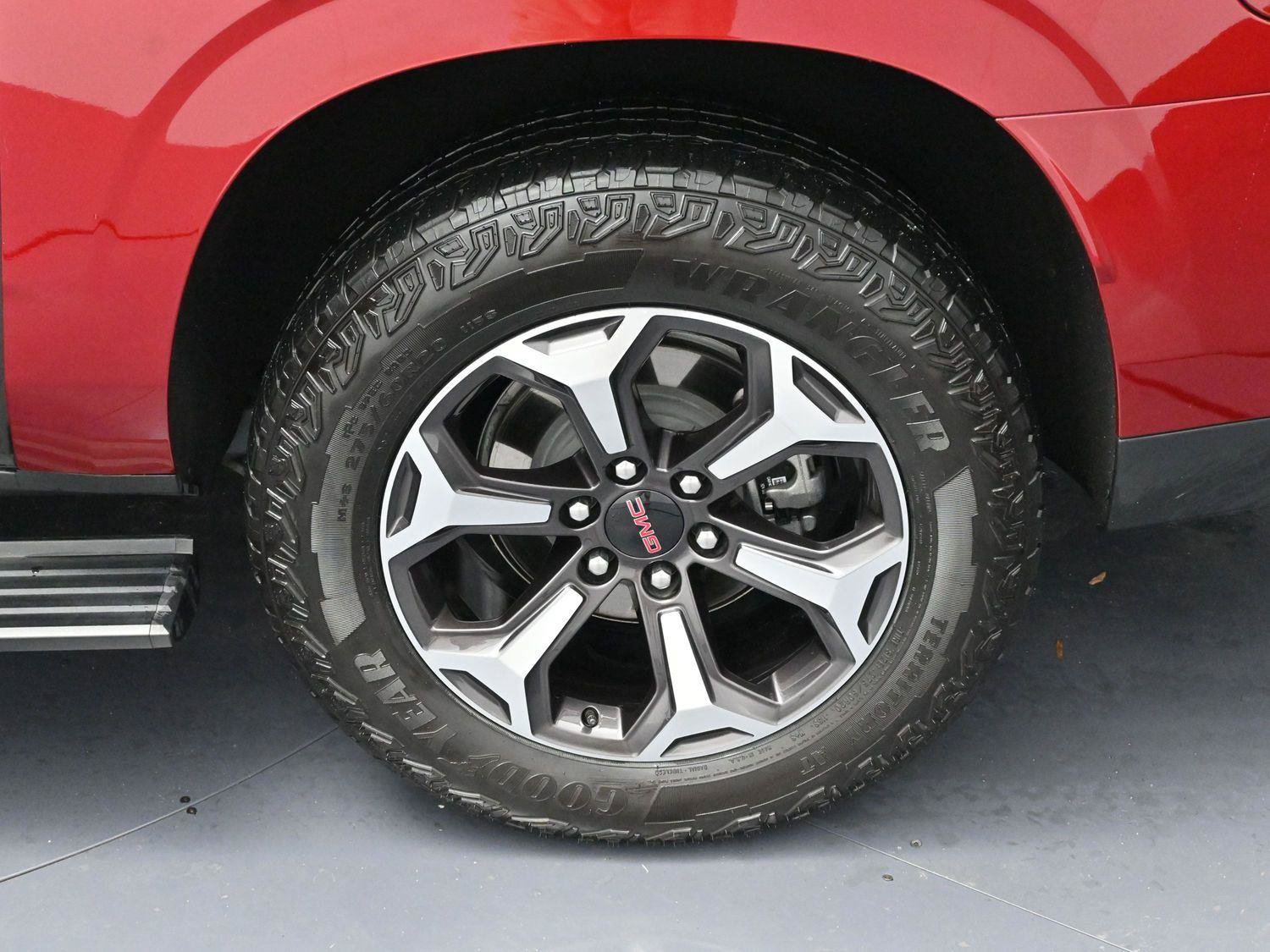 Used 2025 GMC Yukon XL AT4 Ultimate AWD/4WD image 35
