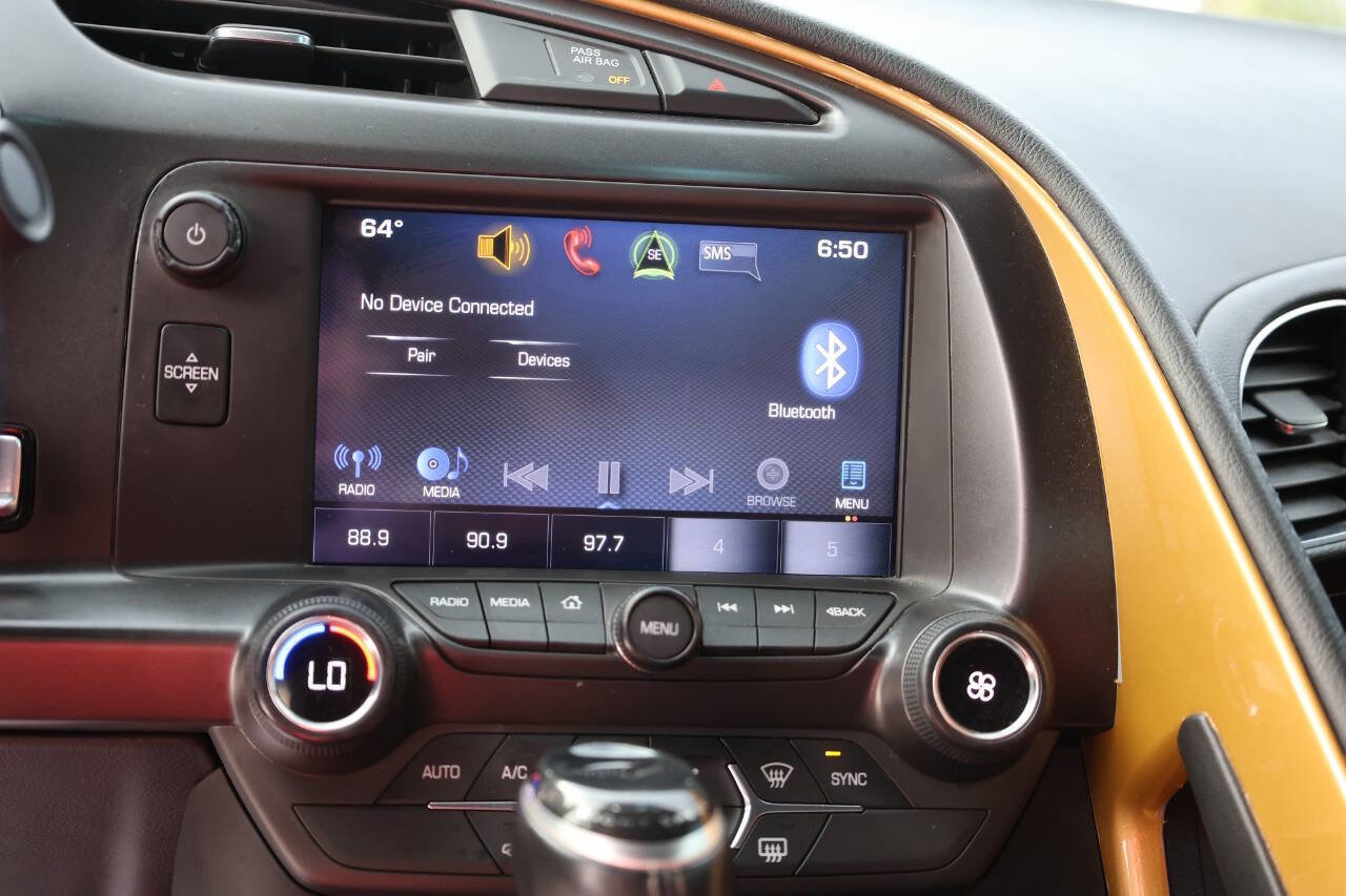 Used 2019 Chevrolet Corvette Stingray Coupe w/ Carbon Flash Badge Package image 17