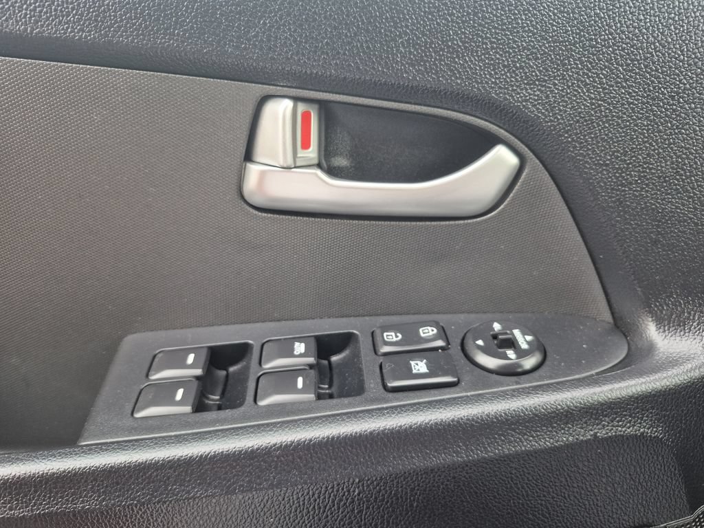 Used 2011 Kia Sportage EX w/ Premium Pkg w/Leather Seats FWD image 8