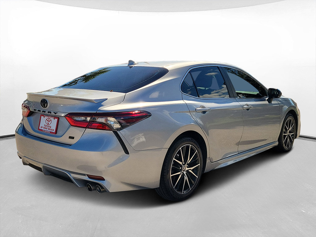 Used 2024 Toyota Camry SE w/ Convenience Package FWD image 4